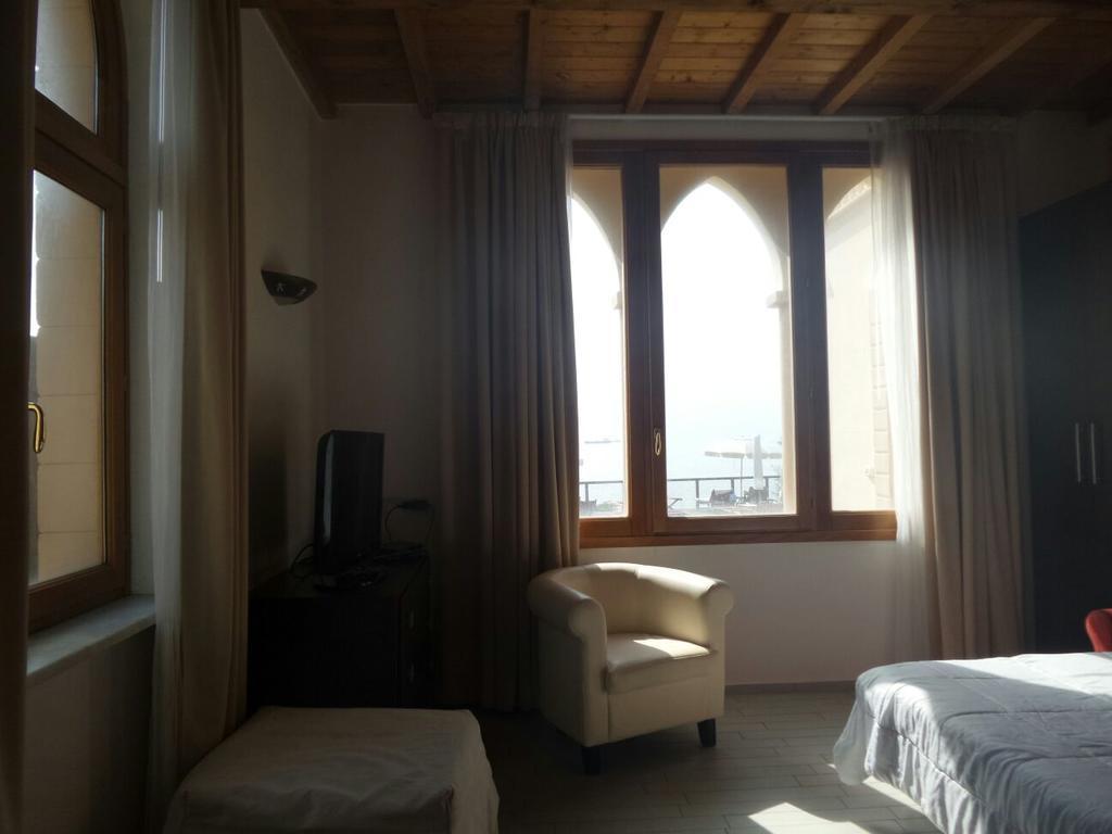 Cala Dei Mori Aparthotel Livorno Exteriör bild