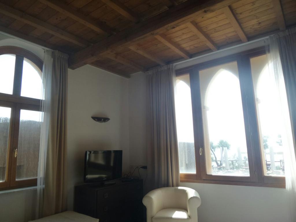 Cala Dei Mori Aparthotel Livorno Exteriör bild